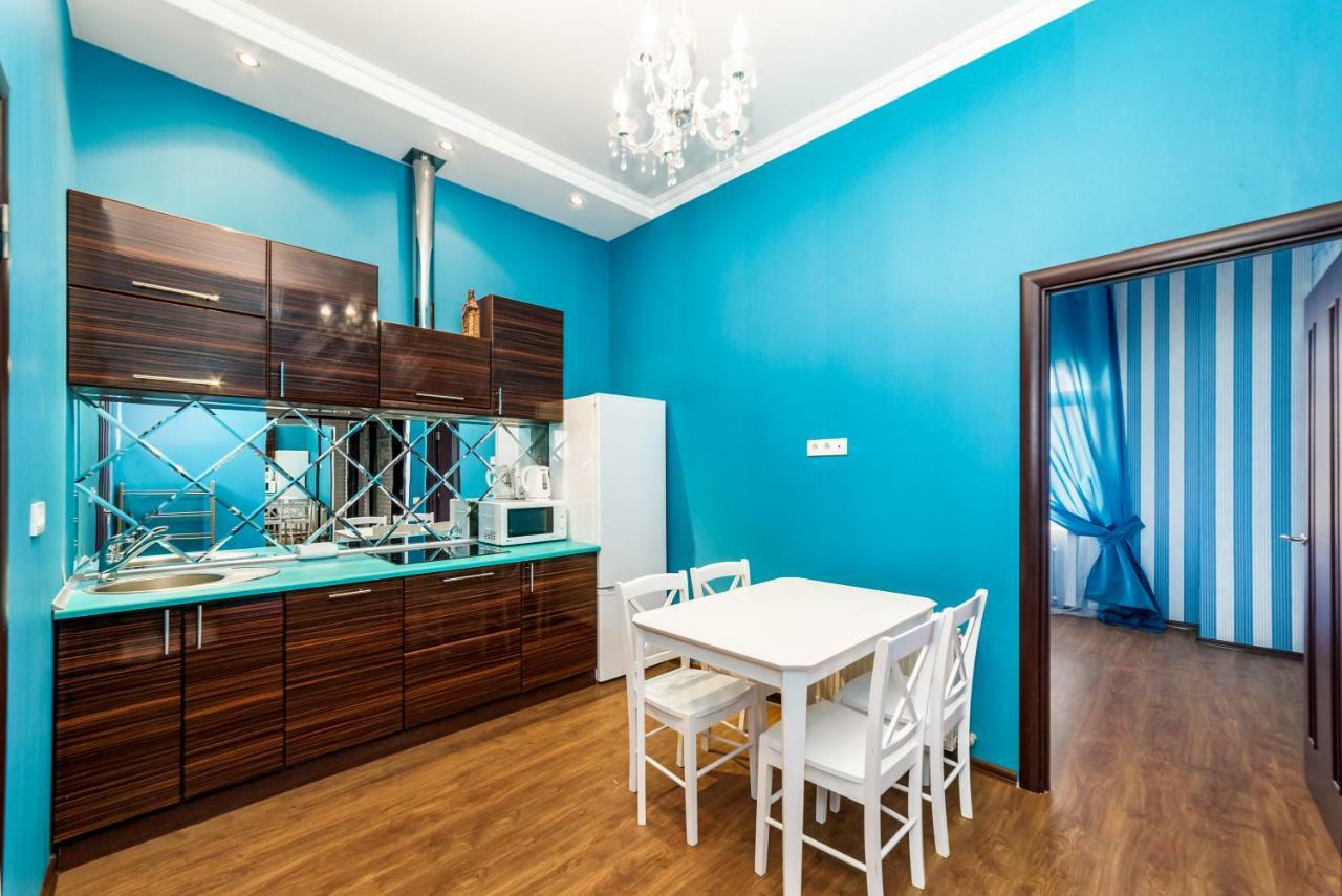 Stylish Apartment With A Balcony Overlooking The Park Odessa Esterno foto